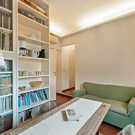 Pantheon Cosy And Bright 아파트